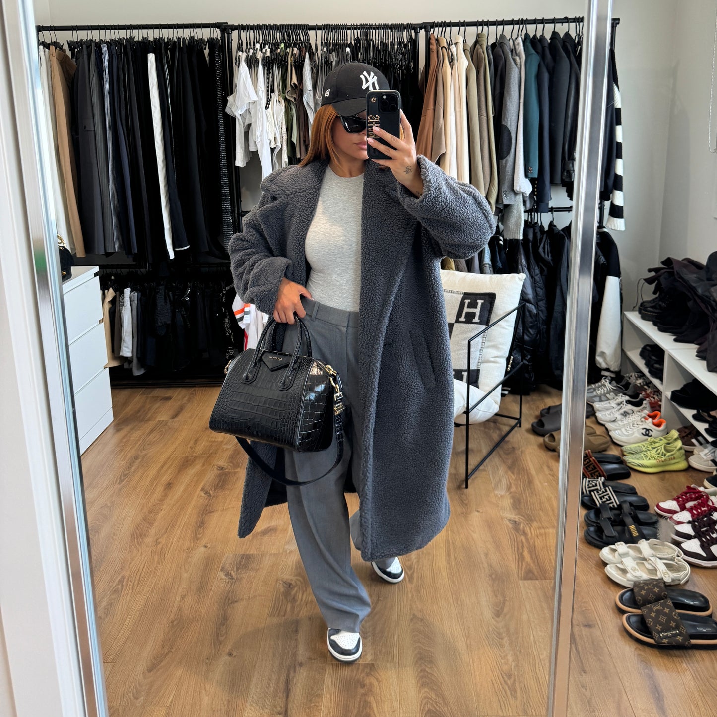 THE TEDDY COAT (CHARCOAL)